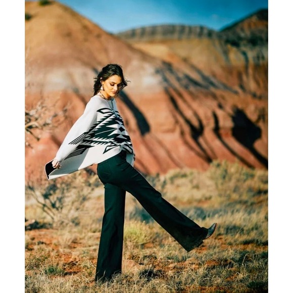 ARIAT DENIM Pants - ARIAT DENIM Trouser Flare Black Corduroy Pants Size 34L Frayed Hem